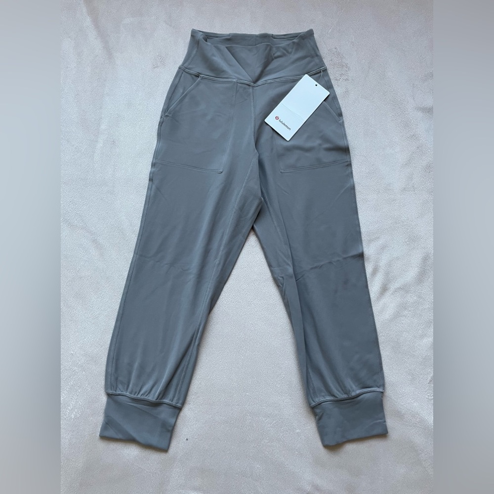 Lululemon Align Jogger Crop 23” Size 2 HLFM Half Moon NWT